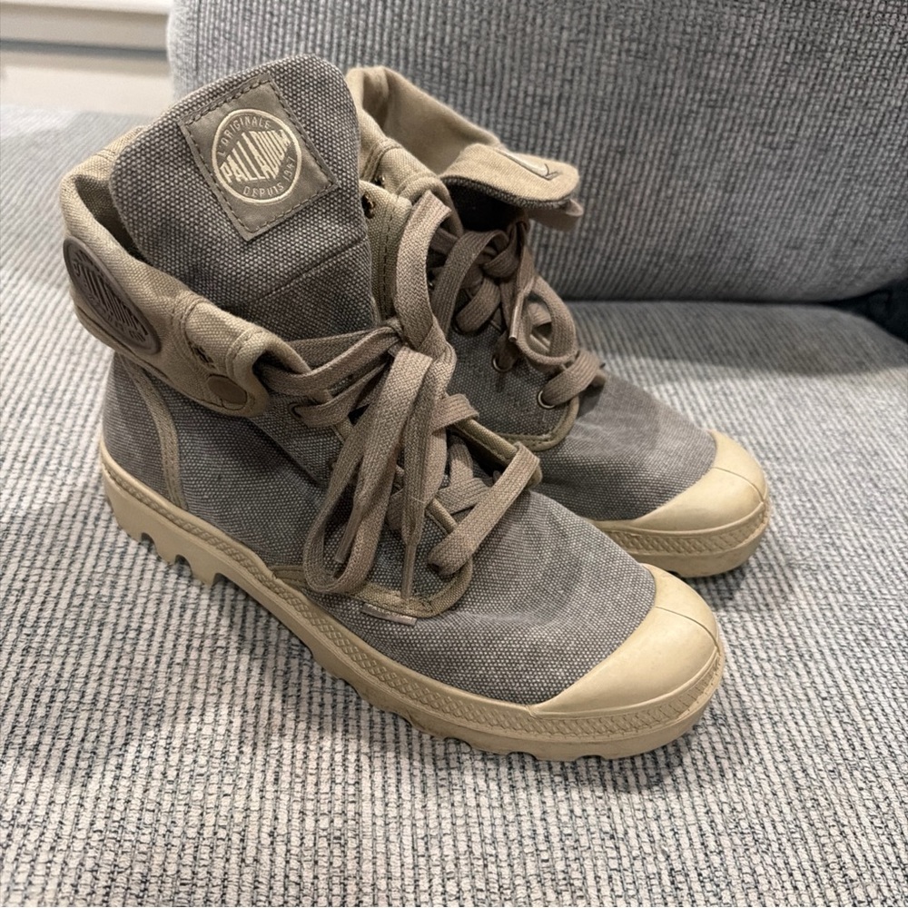 Palladium Canvas Two-Tone High-Top Boot/Shoe Fold Over Ankle Gray and Tan Gorpco